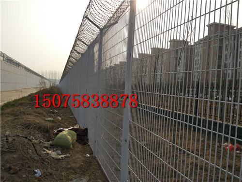 監(jiān)獄蛇腹形刀刺隔離網